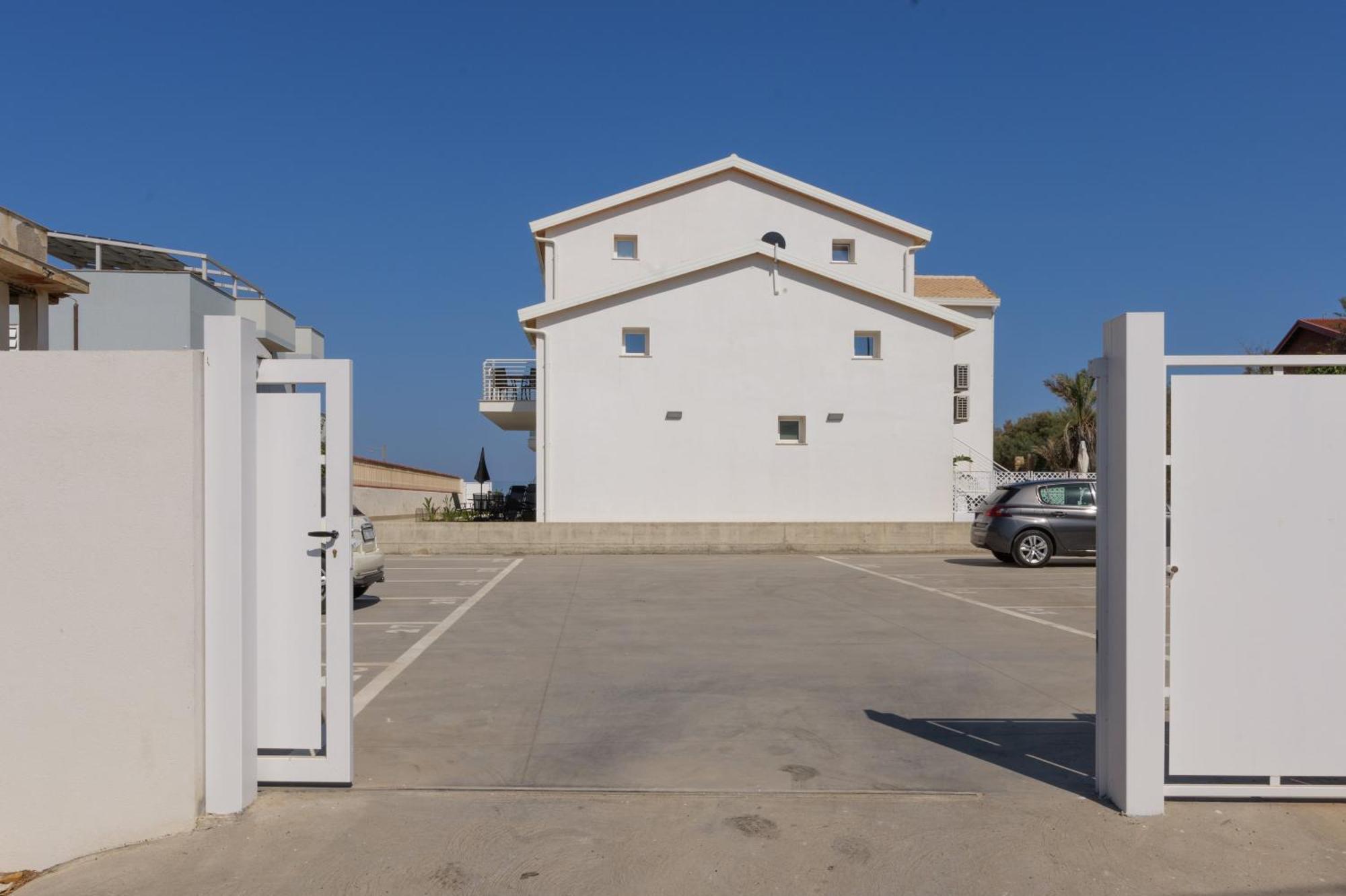Astro Apartments With Direct Access On The Sea Of Noto Heritage Of Unesco المظهر الخارجي الصورة